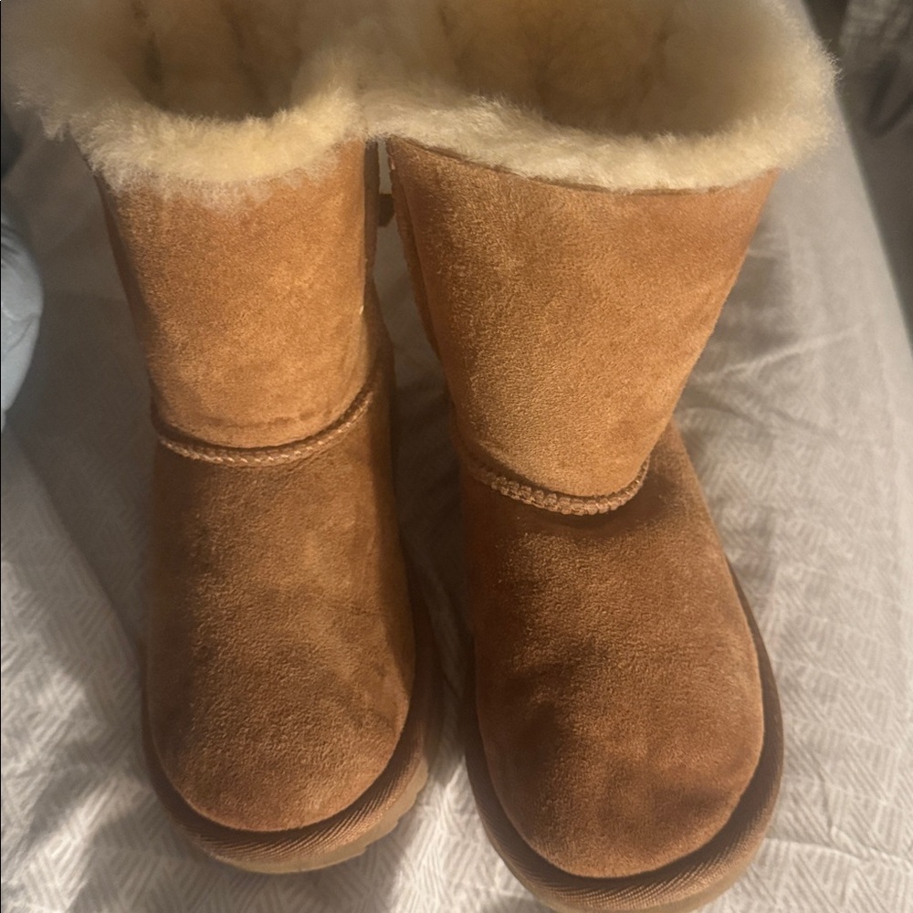 UGG Tan Boots with Shearling and Ribbon Detail